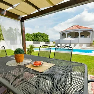 holiday-home-stipe-smilcic.hotelinzadar.com/